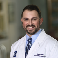 Illan Kunik, MD, headshot